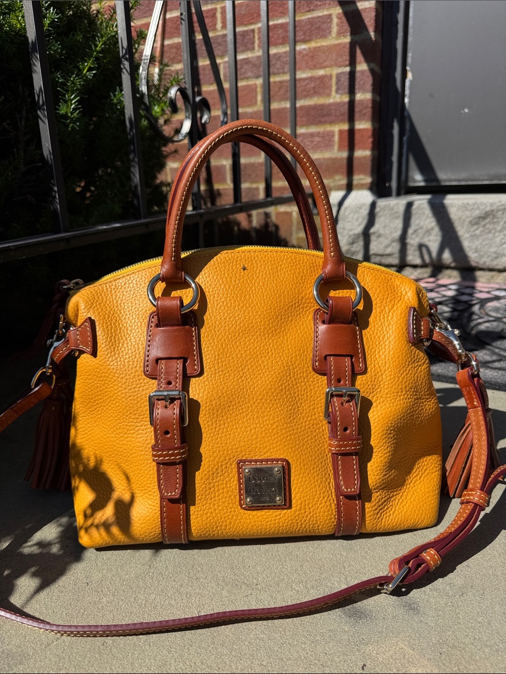 DOONEY & BOURKE CANARY YELLOW & BROWN TRIM PEBBLED LEATHER SATCHEL & COIN POUCH - Picture 3 of 16